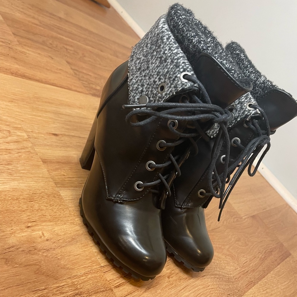 Heel Boots Black Lace-Up Bamboo Folded Cuff Block Heel Size 7